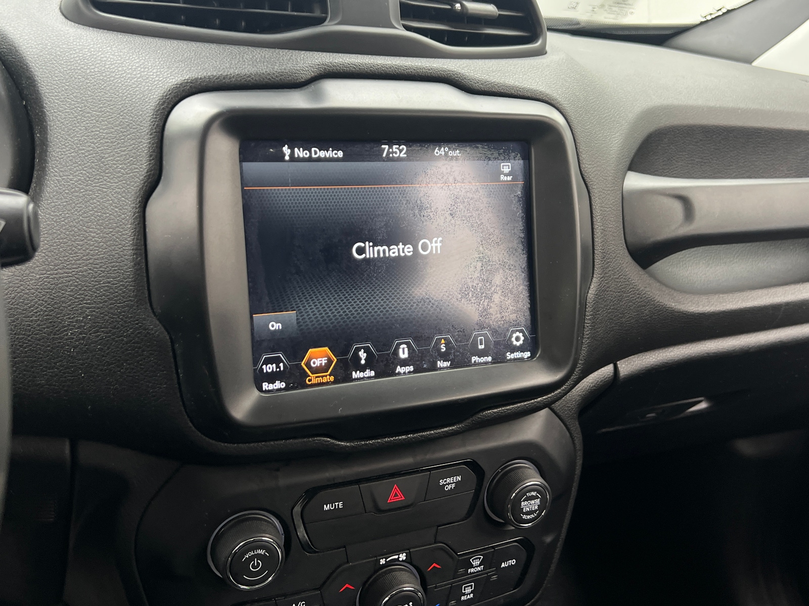 Thumbnail: 2018 Jeep Renegade - 4