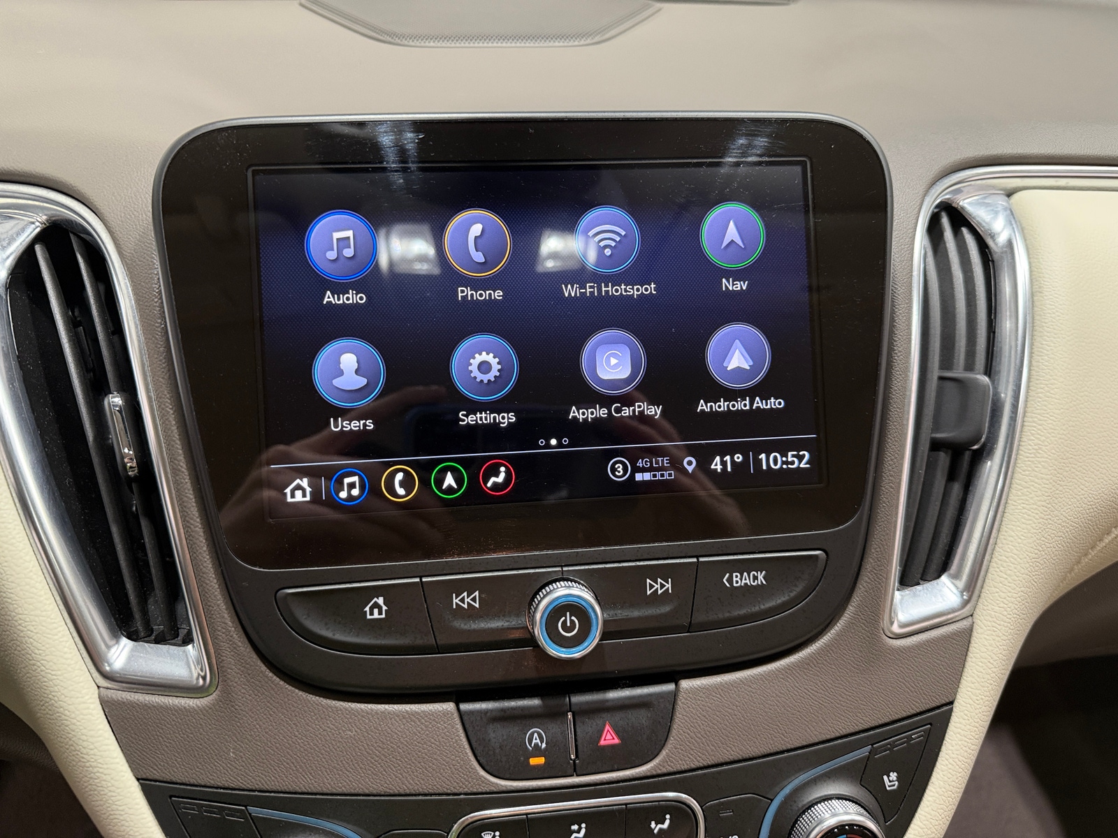 Thumbnail: 2024 Chevrolet Malibu - 3