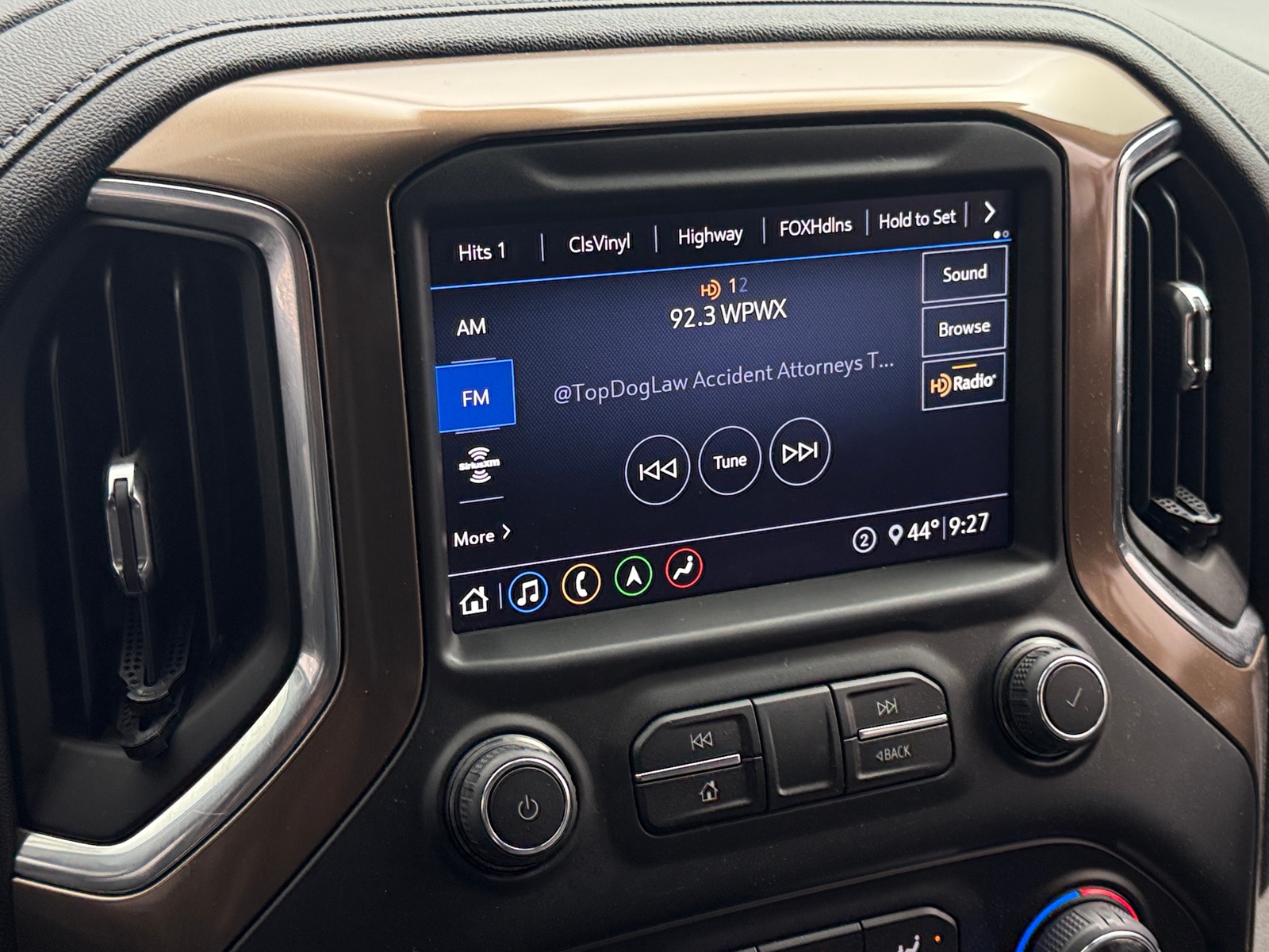 Thumbnail: 2020 Chevrolet Silverado 1500 - 3