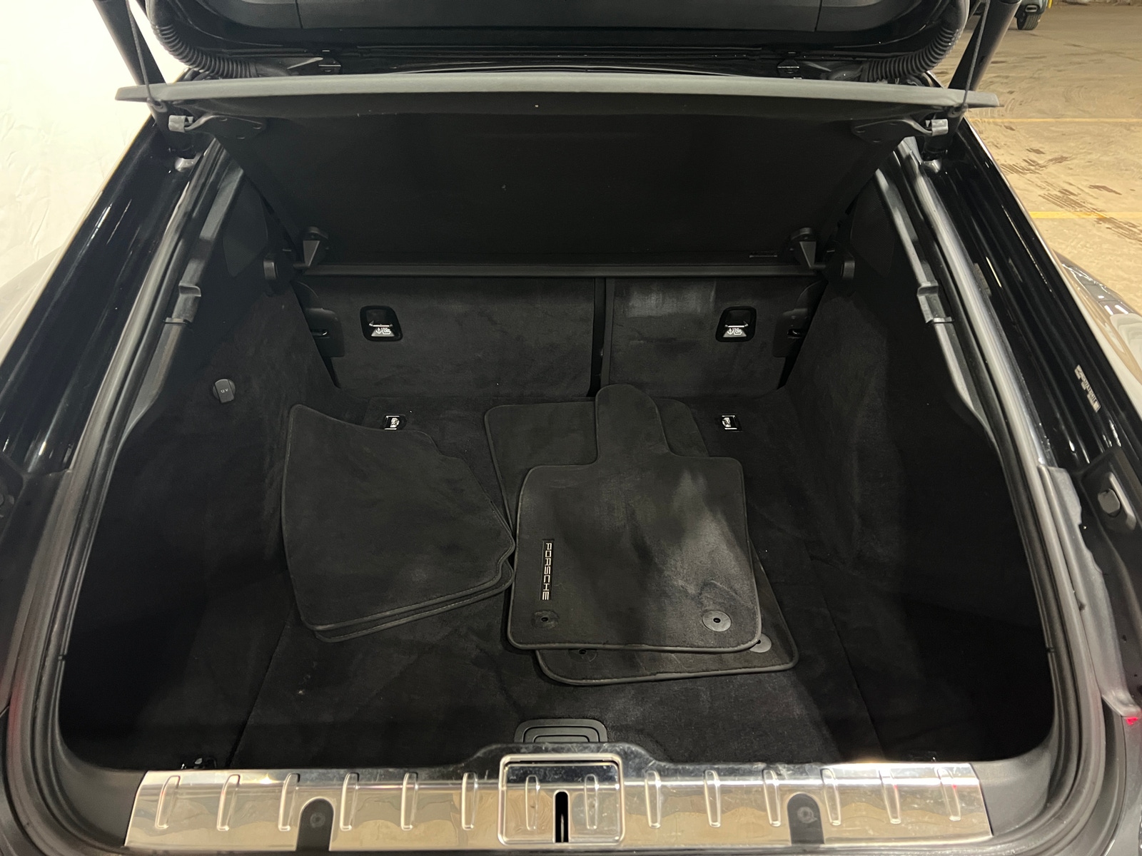 Thumbnail: 2018 Porsche Panamera - 6