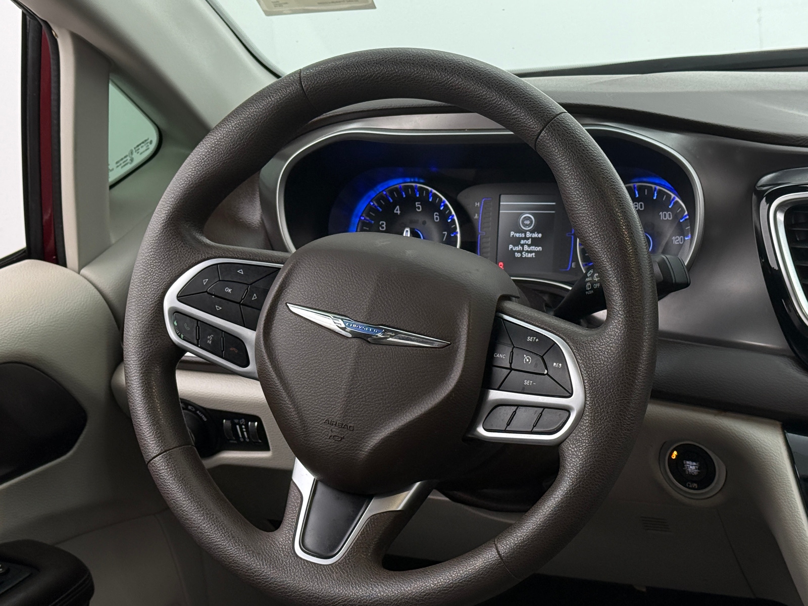 Thumbnail: 2018 Chrysler Pacifica - 5