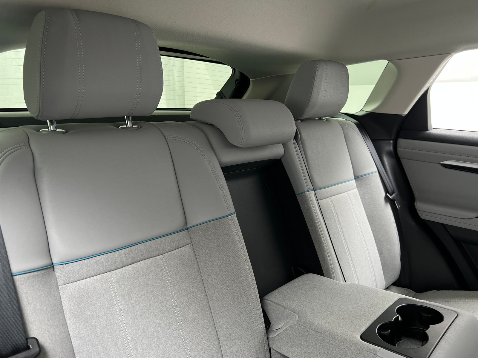 Thumbnail: 2020 Land Rover Range Rover Evoque - 5