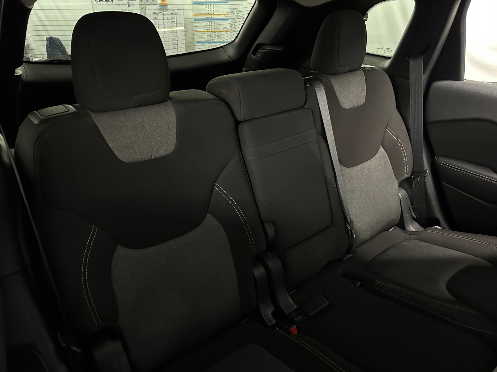 Thumbnail: 2018 Jeep Cherokee - 6