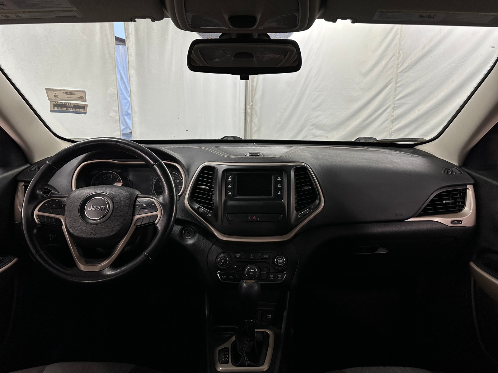 Thumbnail: 2018 Jeep Cherokee - 3