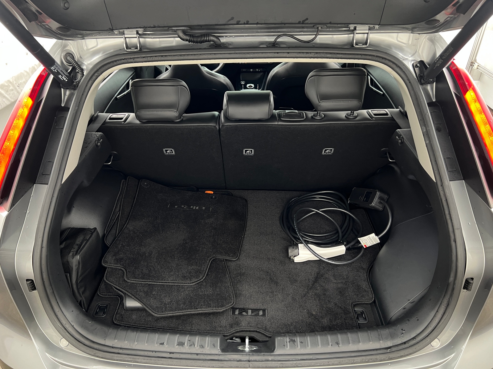 Thumbnail: 2024 Kia Niro - 6