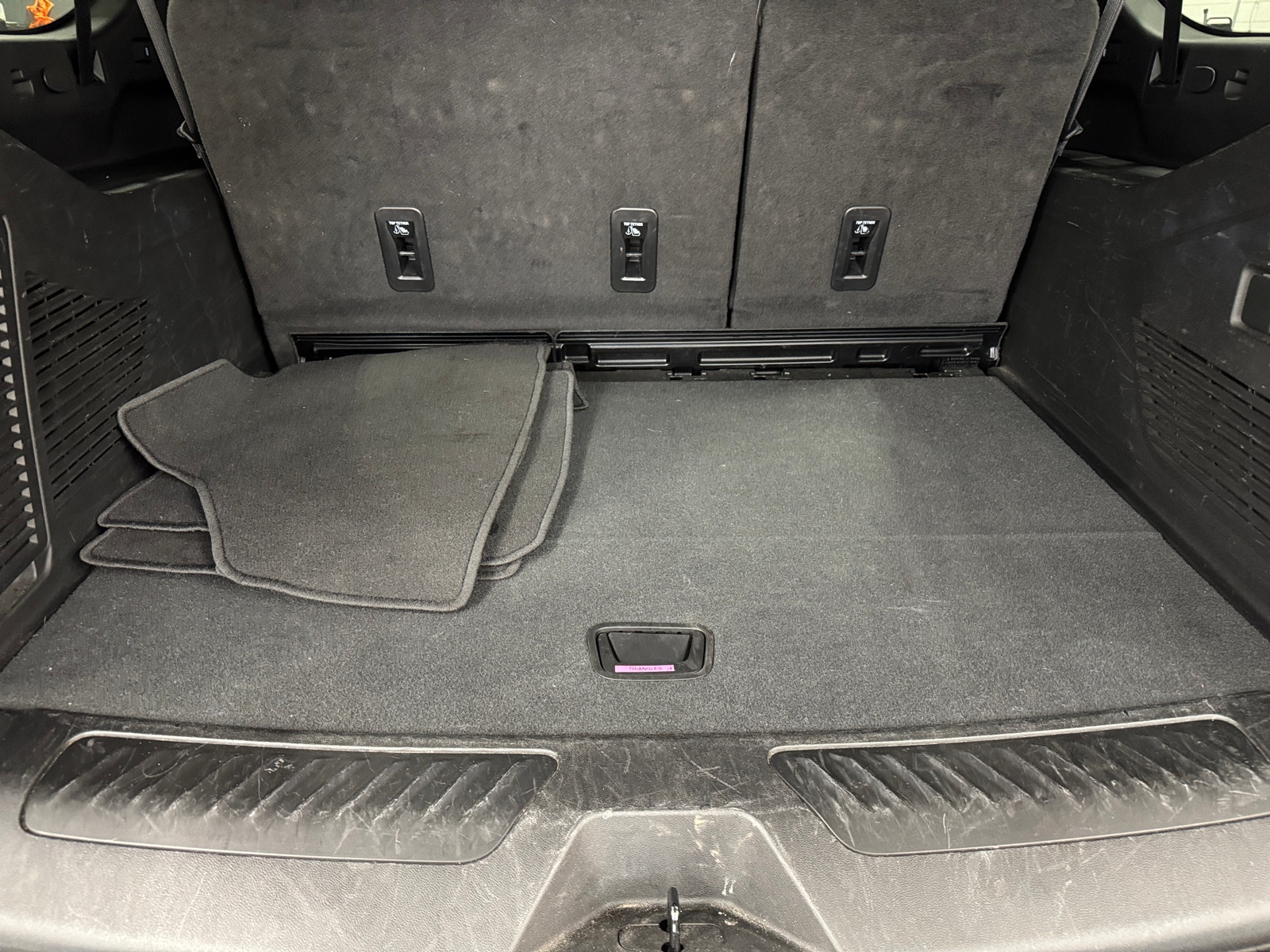 Thumbnail: 2023 GMC Yukon XL - 6