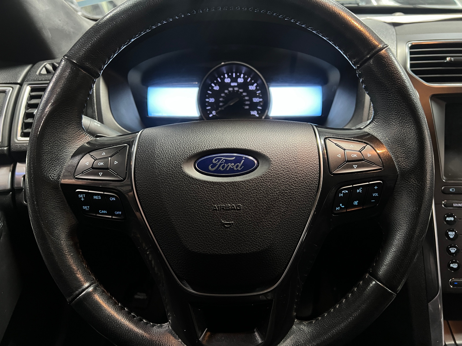 Thumbnail: 2017 Ford Explorer - 4