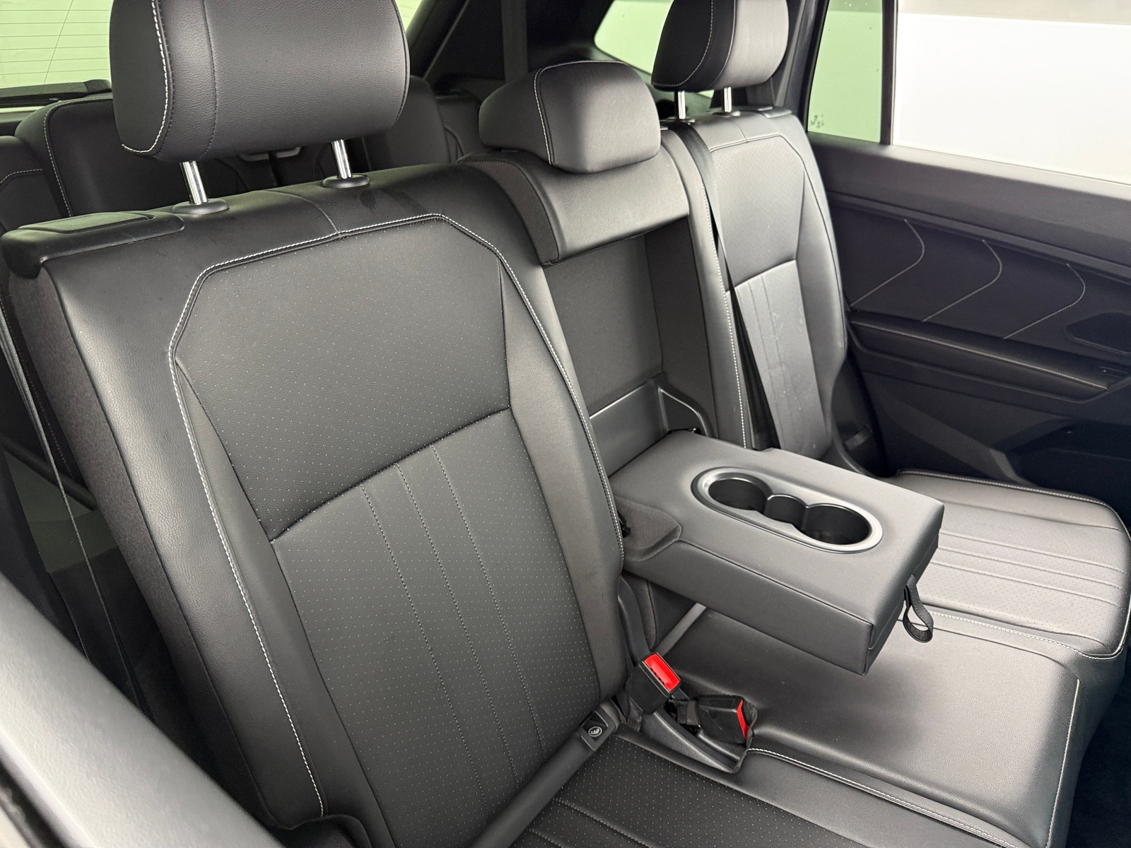 Thumbnail: 2023 Volkswagen Tiguan - 5