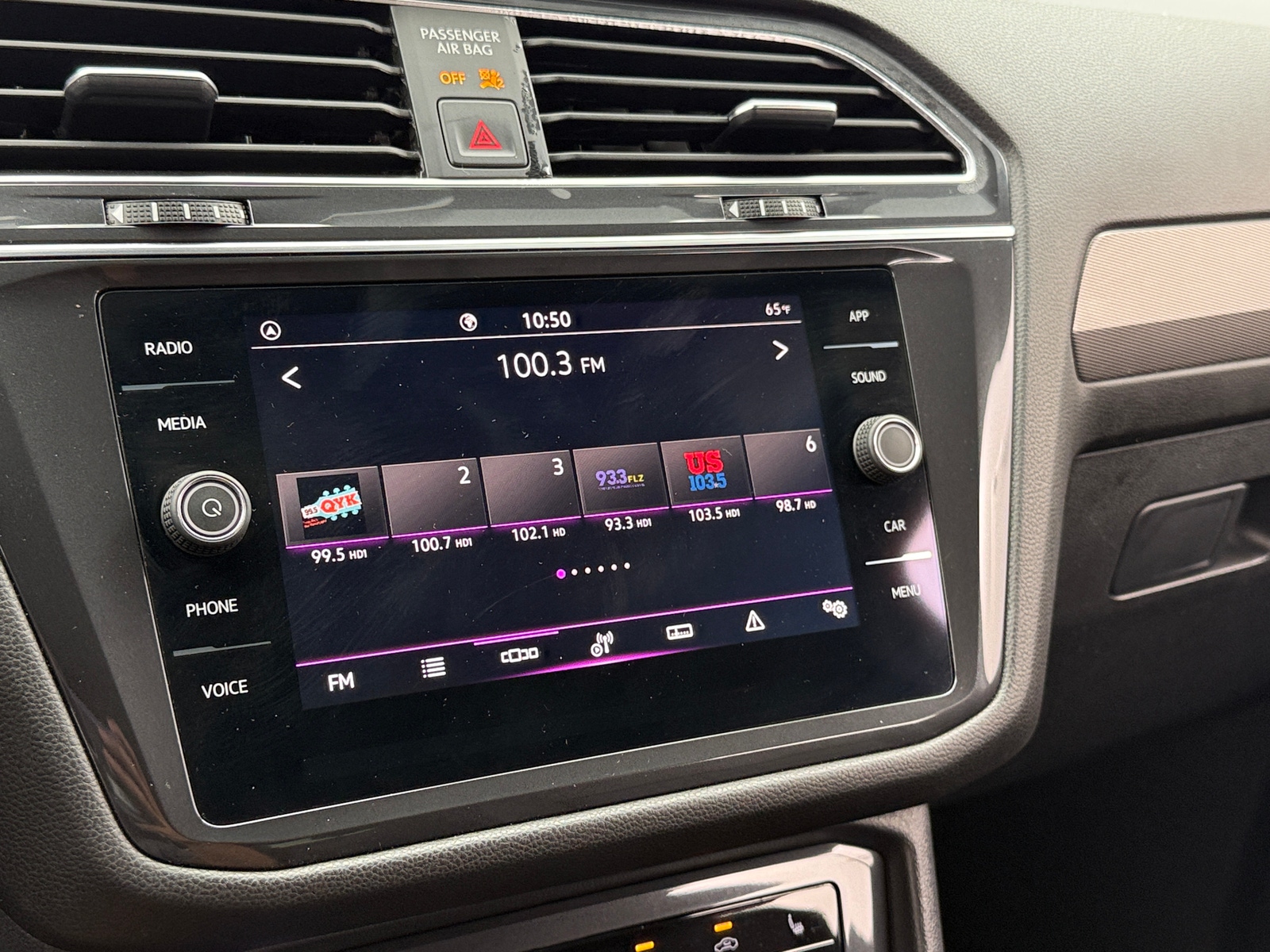 Thumbnail: 2023 Volkswagen Tiguan - 3