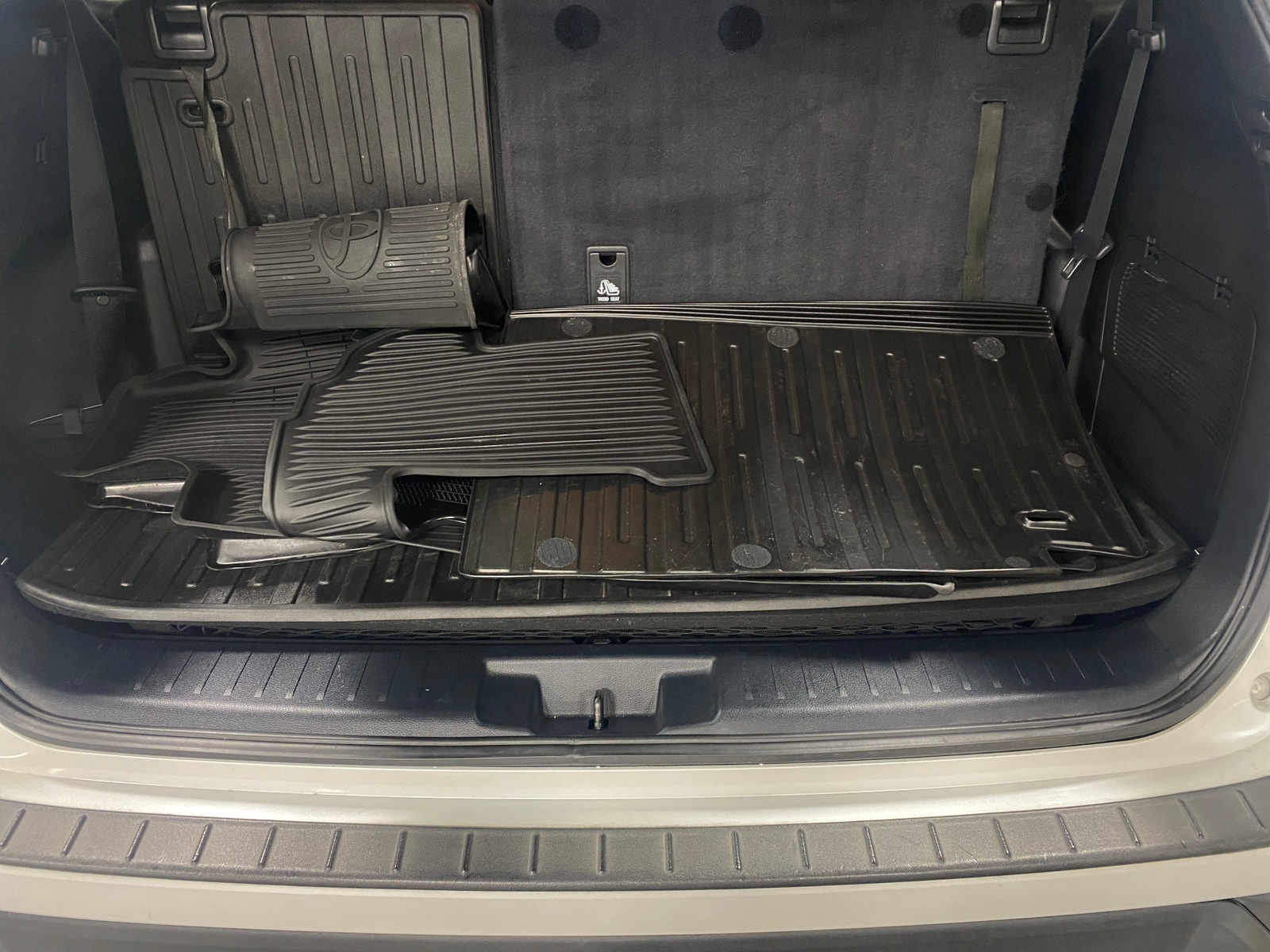 Thumbnail: 2022 Toyota Highlander - 7