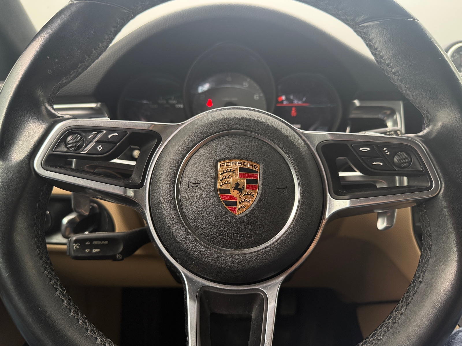 Thumbnail: 2020 Porsche Macan - 4