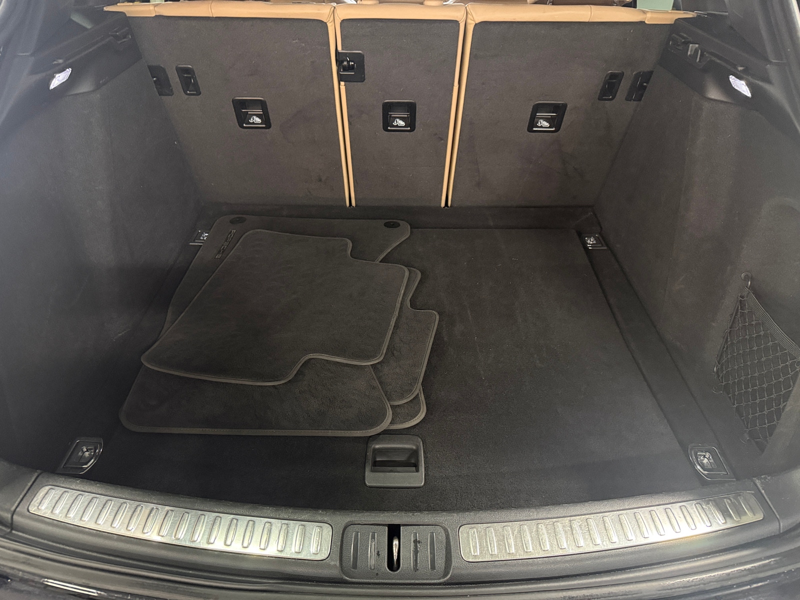 Thumbnail: 2020 Porsche Macan - 6