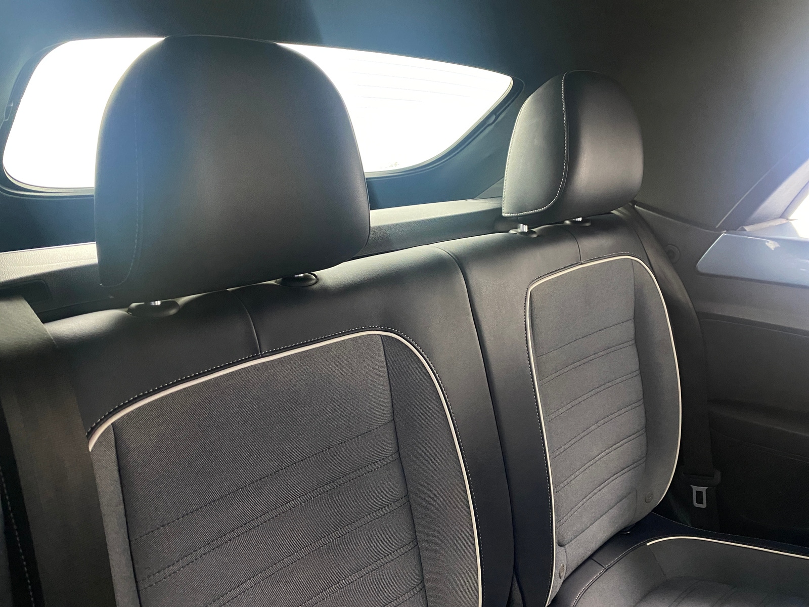 Thumbnail: 2016 Volkswagen Beetle - 5