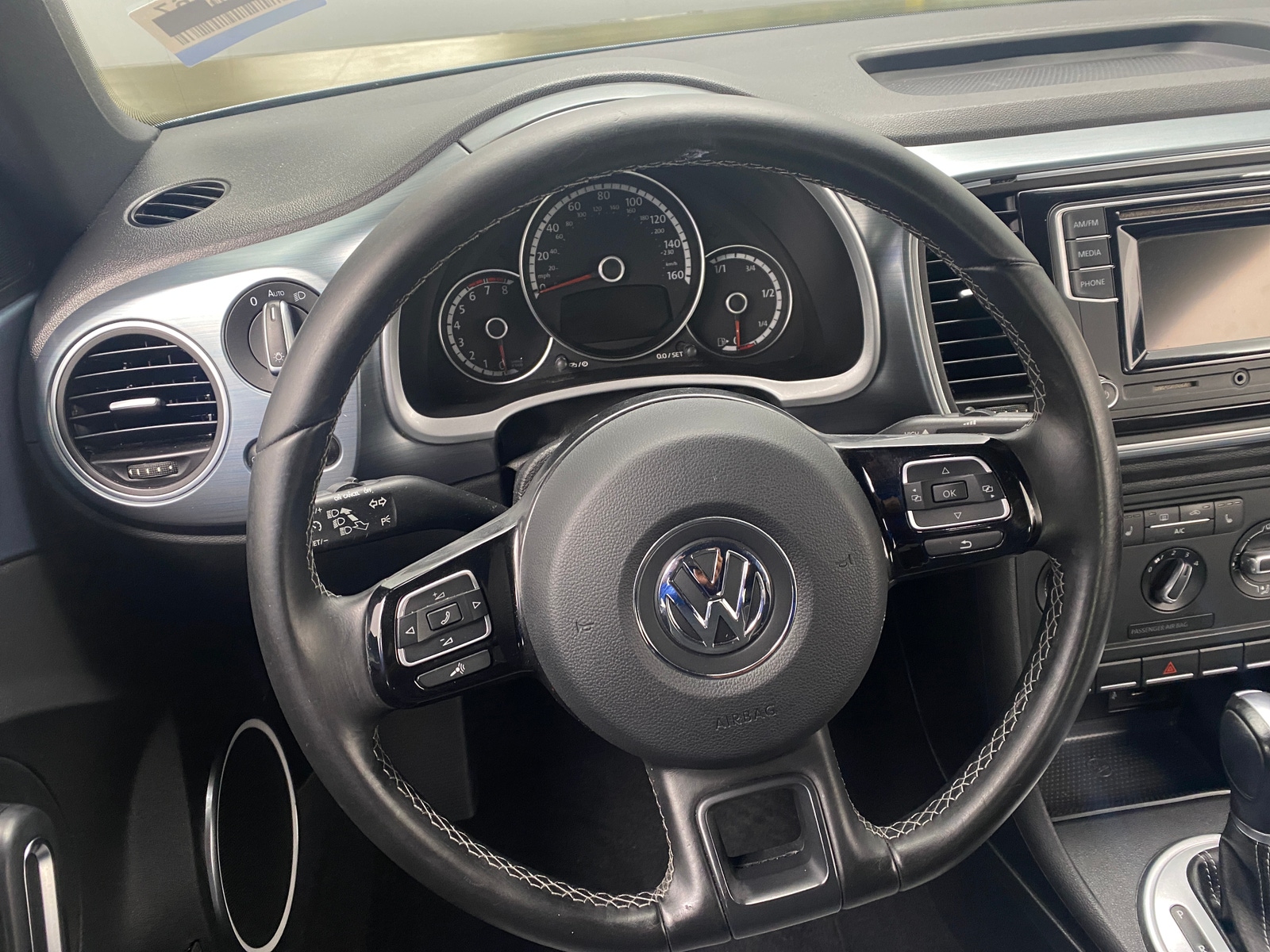 Thumbnail: 2016 Volkswagen Beetle - 4