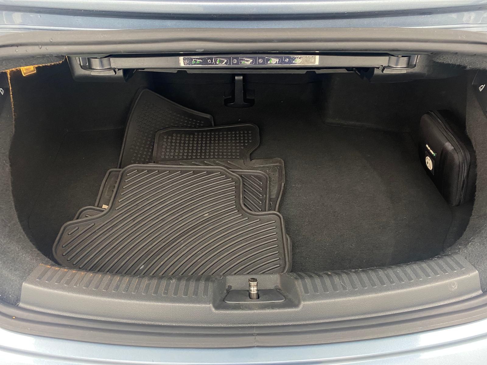 Thumbnail: 2016 Volkswagen Beetle - 6