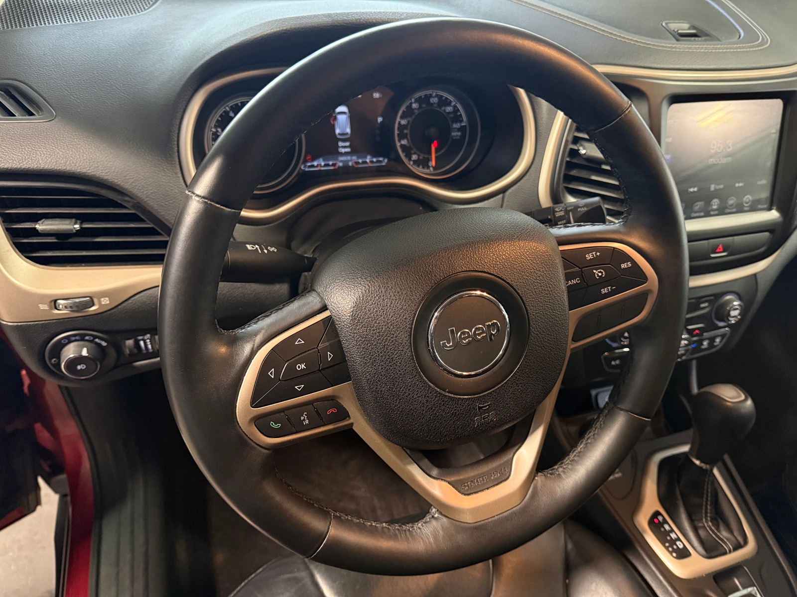 Thumbnail: 2017 Jeep Cherokee - 4