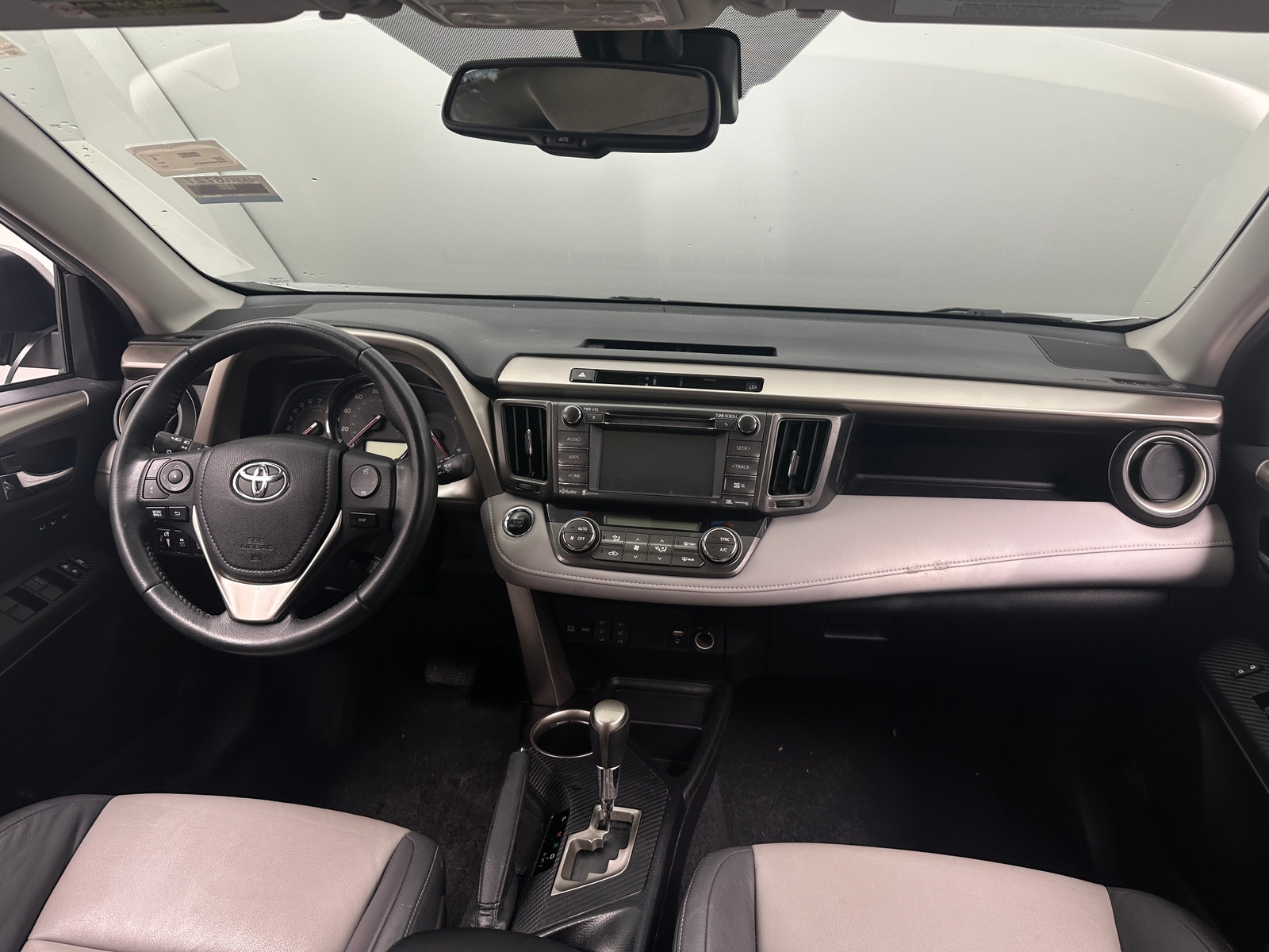 Thumbnail: 2015 Toyota RAV4 - 2