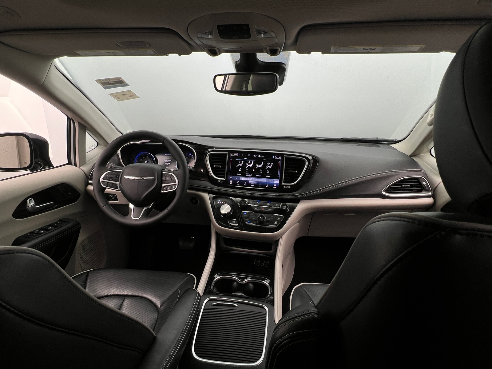 Thumbnail: 2024 Chrysler Pacifica - 2