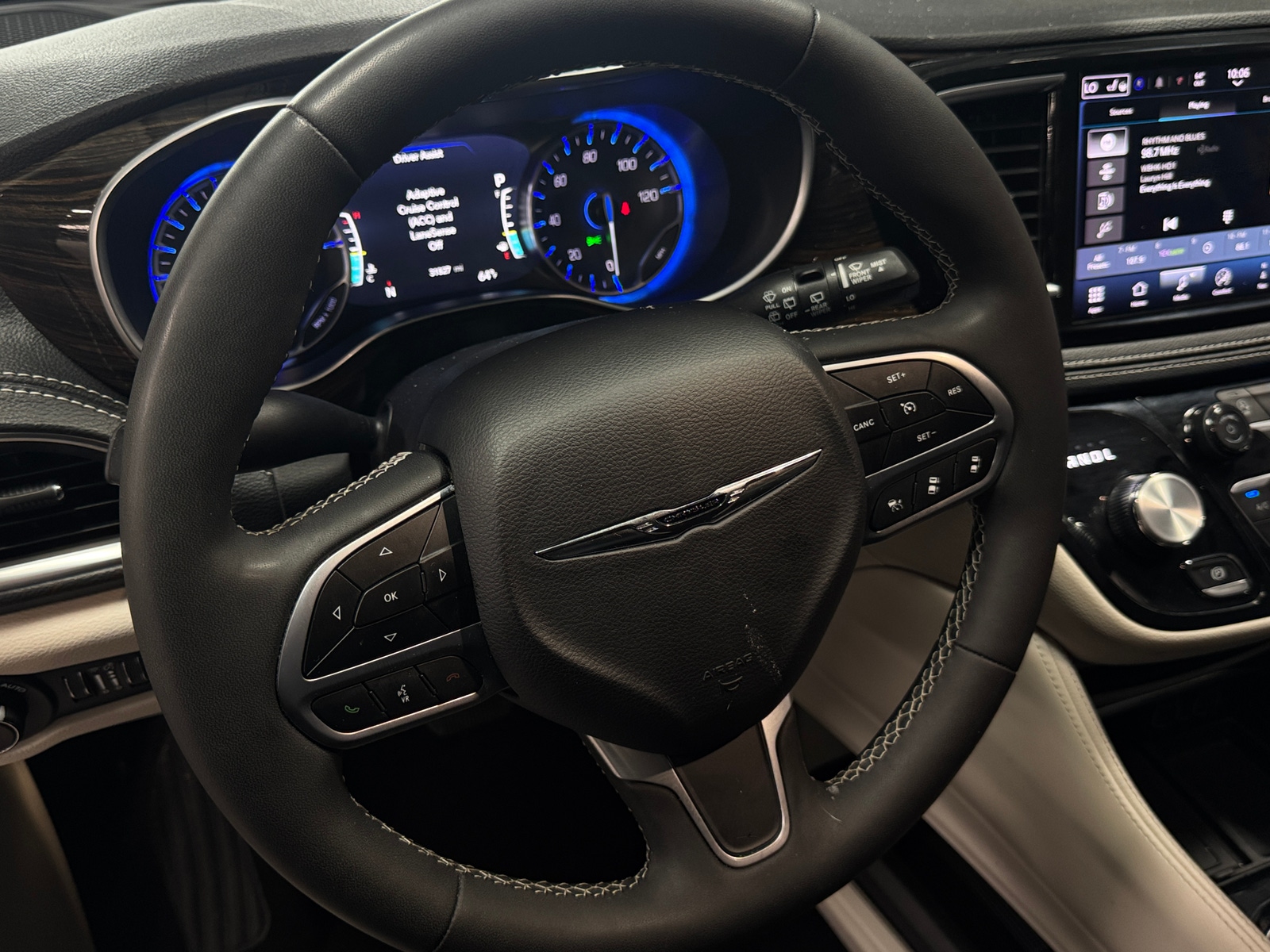 Thumbnail: 2024 Chrysler Pacifica - 4