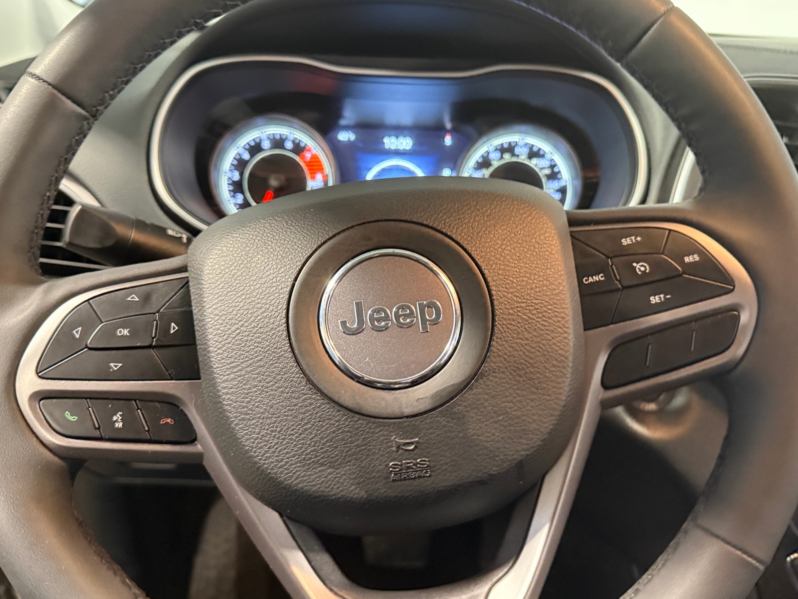 Thumbnail: 2021 Jeep Cherokee - 4