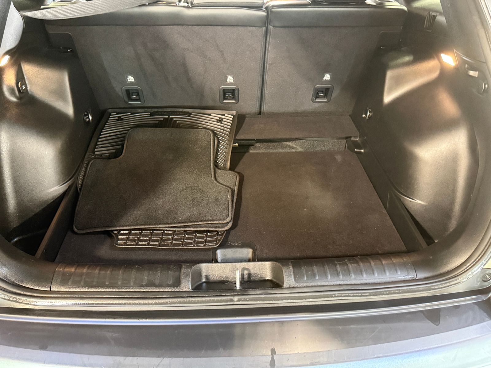 Thumbnail: 2021 Jeep Cherokee - 6