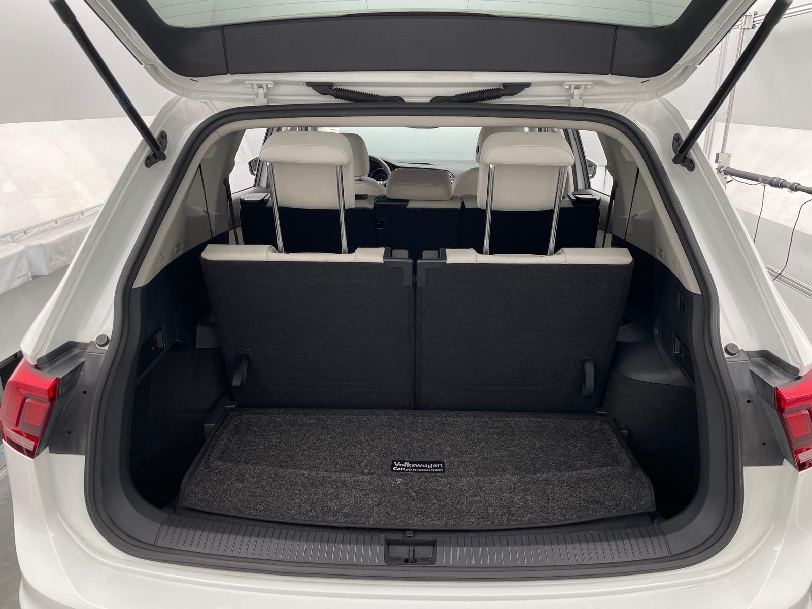 Thumbnail: 2021 Volkswagen Tiguan - 6