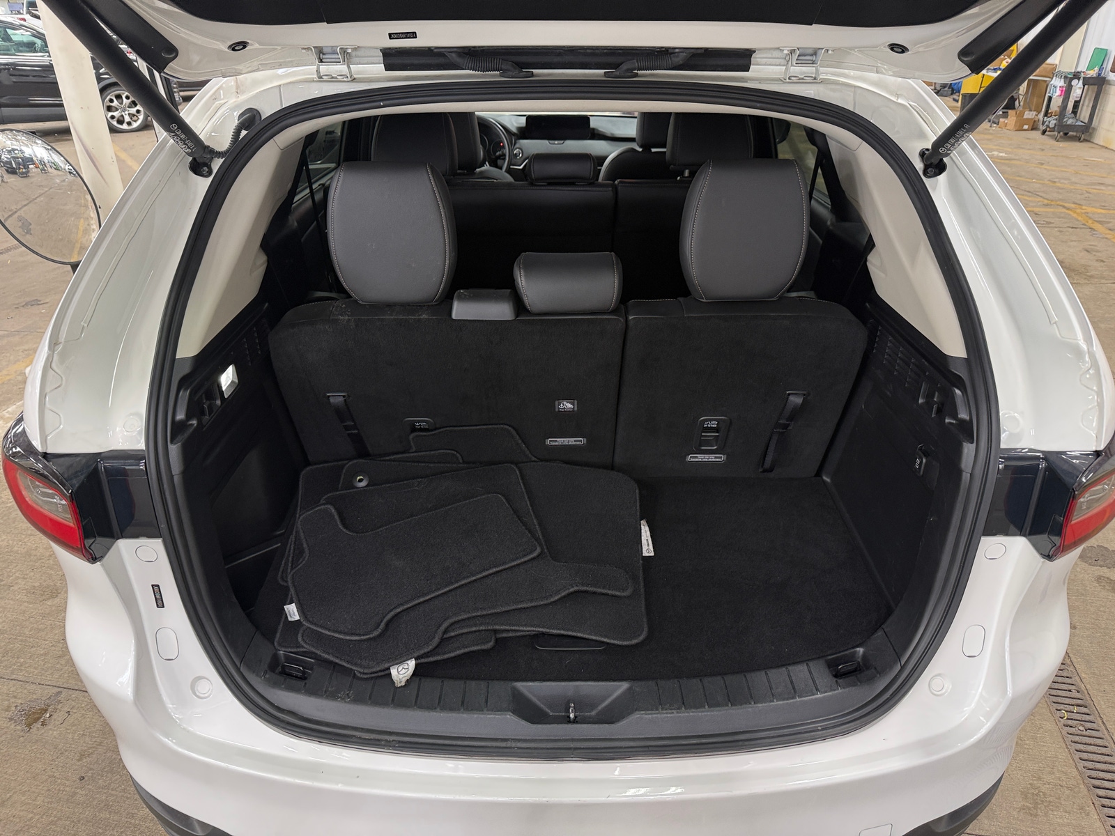 Thumbnail: 2024 Mazda CX-90 - 6