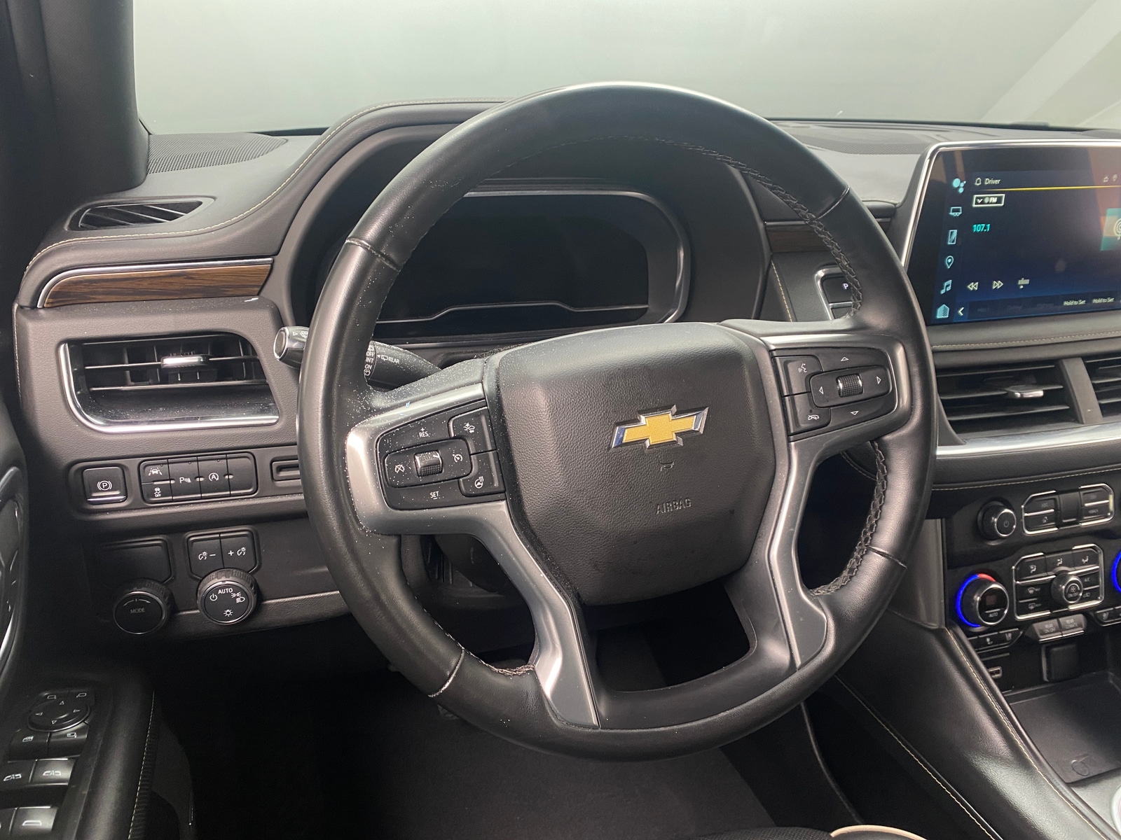 Thumbnail: 2023 Chevrolet Suburban - 4