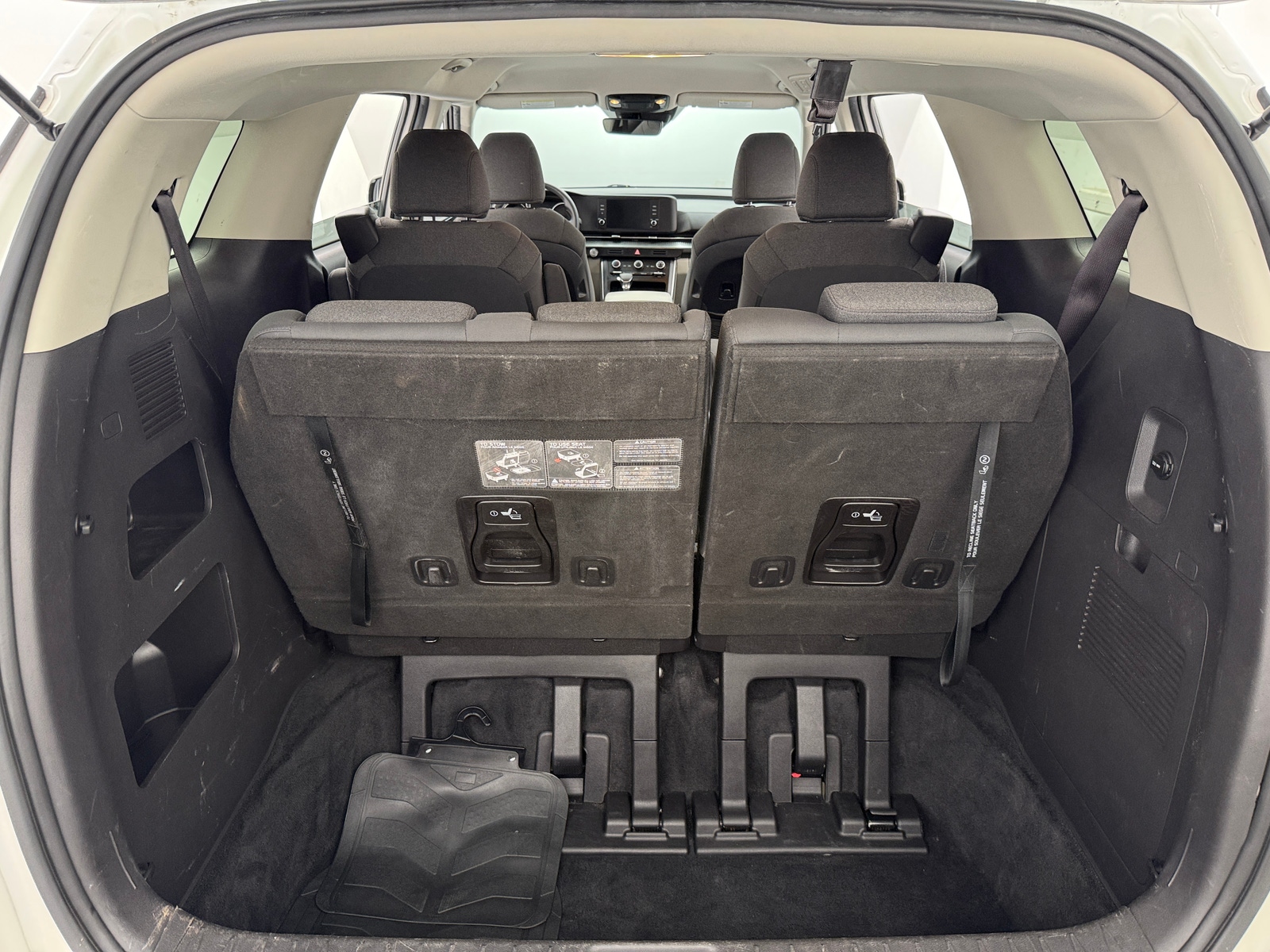 Thumbnail: 2022 Kia Carnival - 7