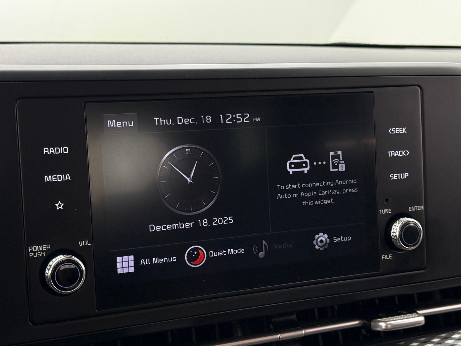 Thumbnail: 2022 Kia Carnival - 4