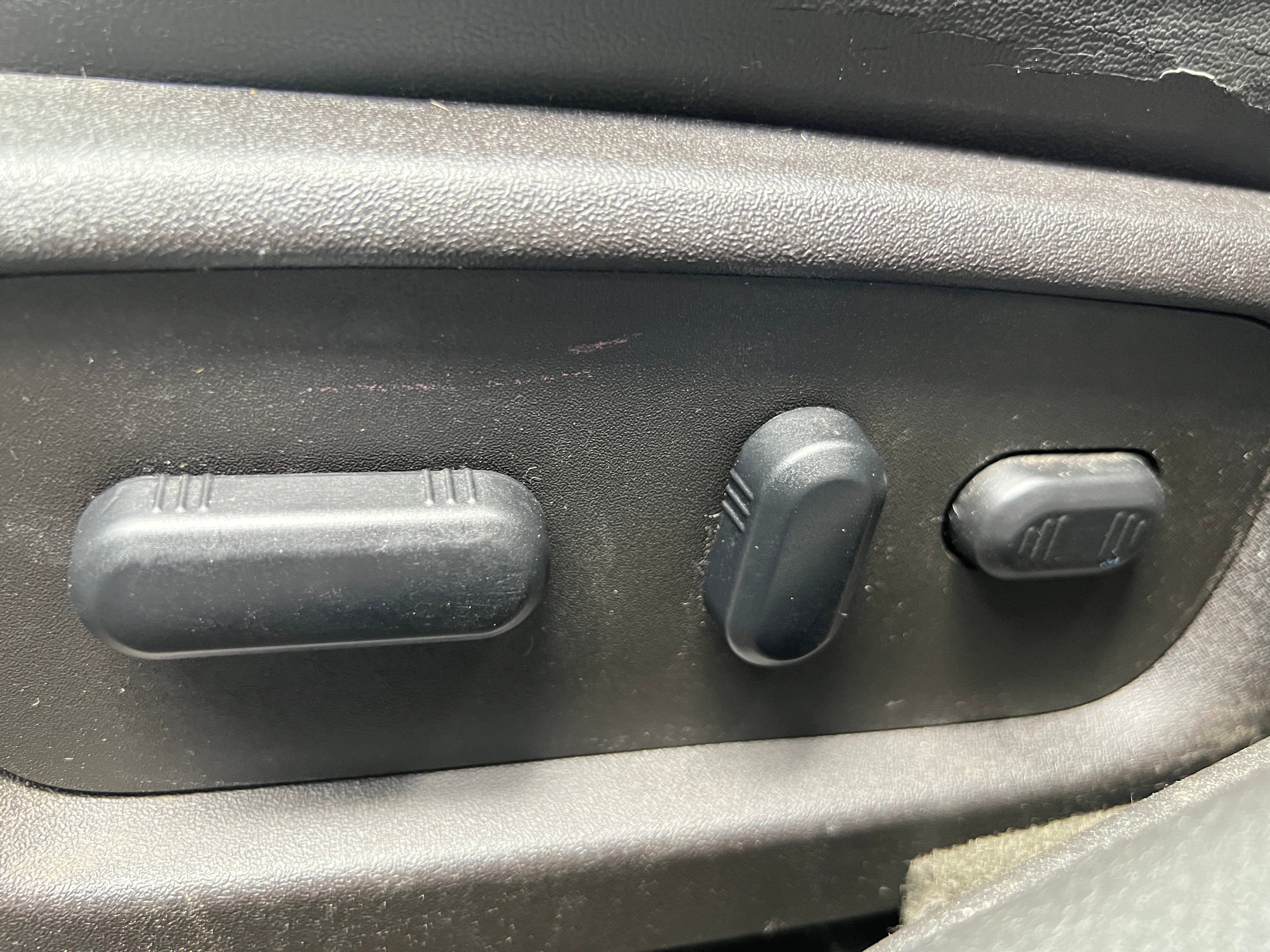 Used 2014 Ford Taurus Limited with VIN 1FAHP2F86EG139383 for sale in Oak Creek, WI