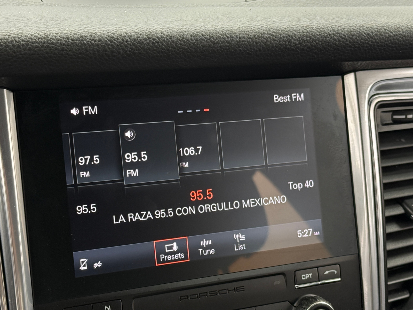 Thumbnail: 2018 Porsche Macan - 4