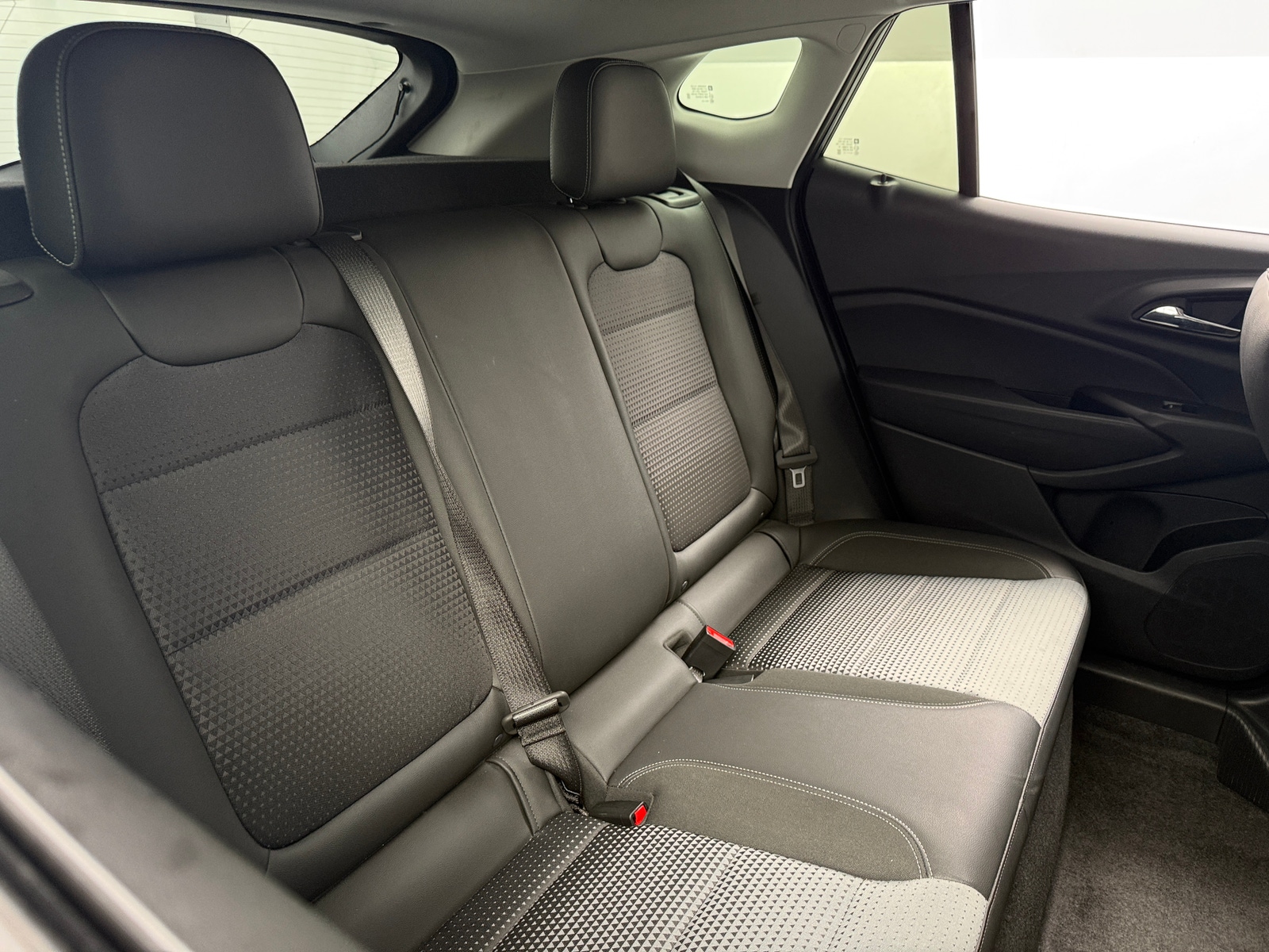 Thumbnail: 2025 Chevrolet Trax - 6