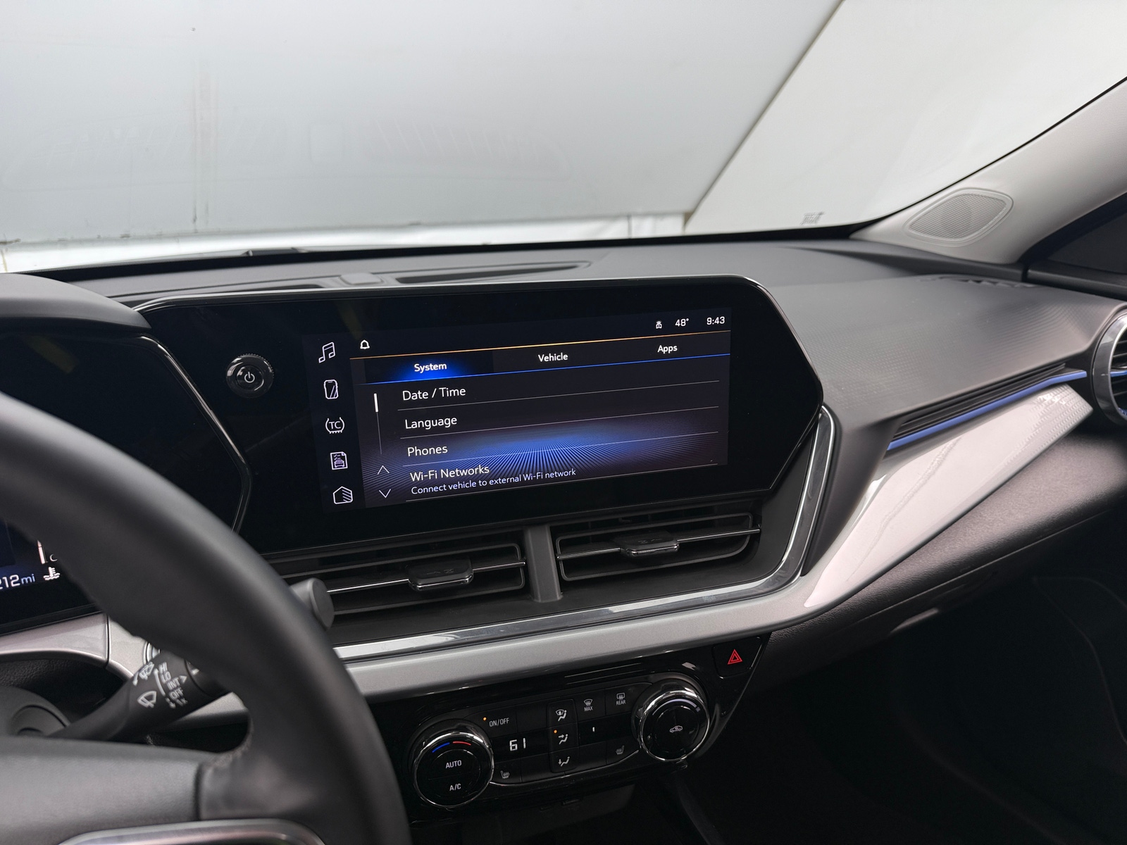 Thumbnail: 2025 Chevrolet Trax - 4