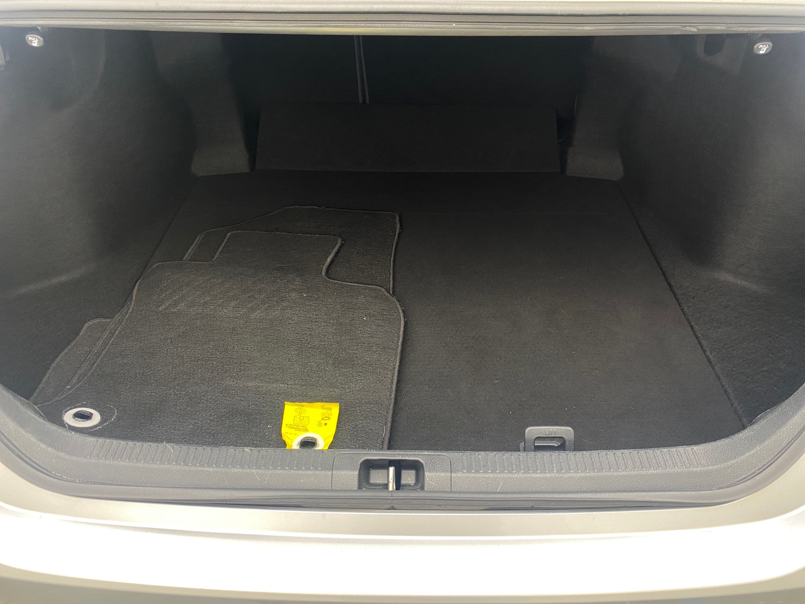 Thumbnail: 2018 Toyota Camry - 7