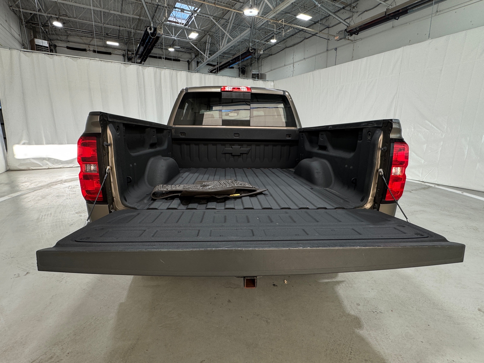 Thumbnail: 2015 Chevrolet Silverado 1500 - 6