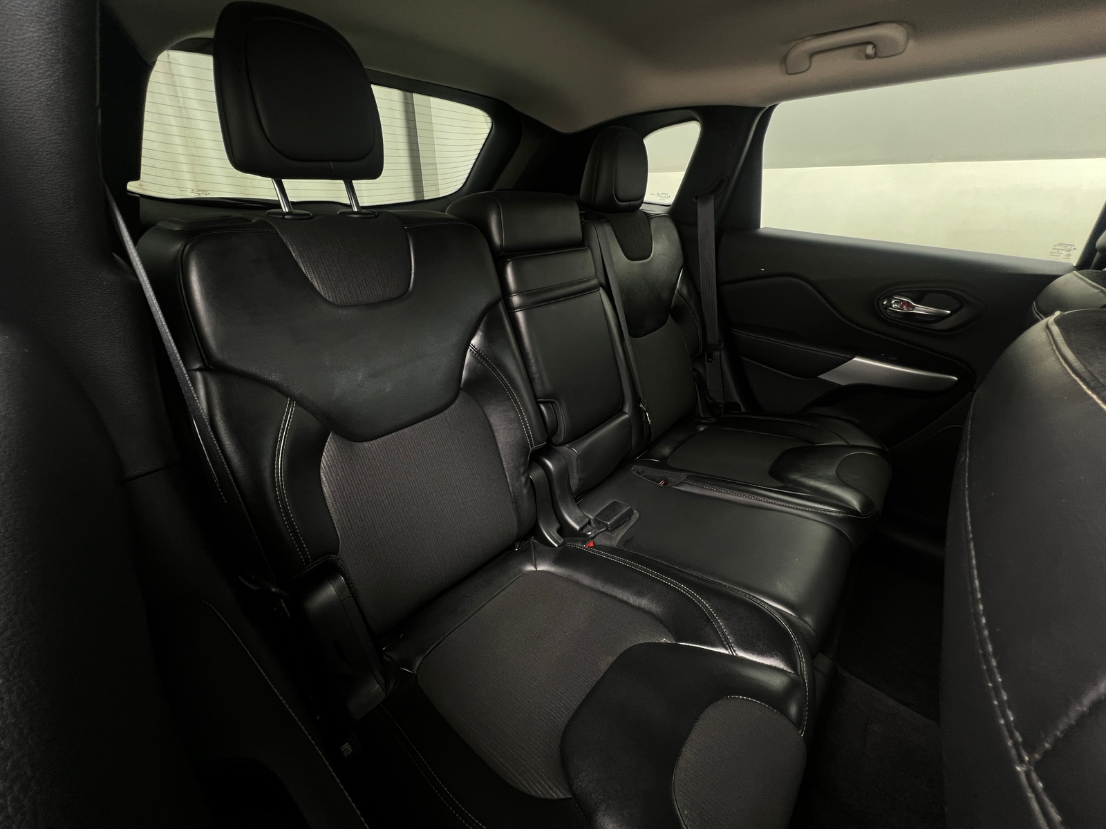 Thumbnail: 2018 Jeep Cherokee - 6