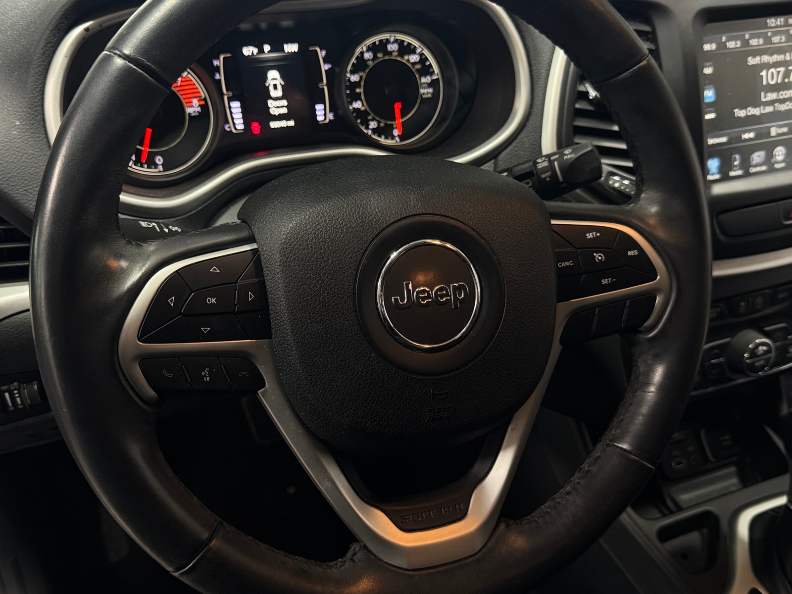 Thumbnail: 2018 Jeep Cherokee - 5