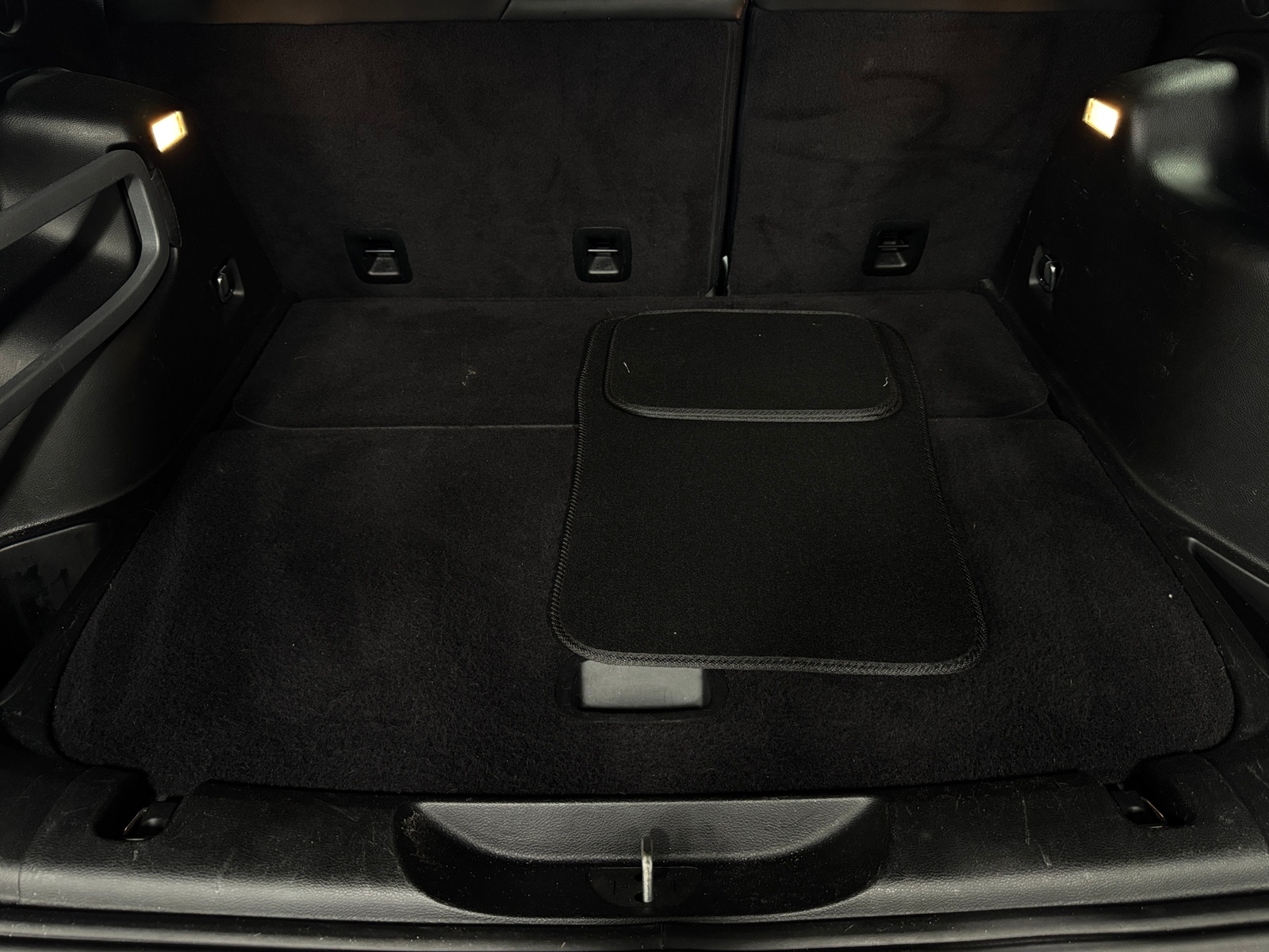 Thumbnail: 2018 Jeep Cherokee - 7