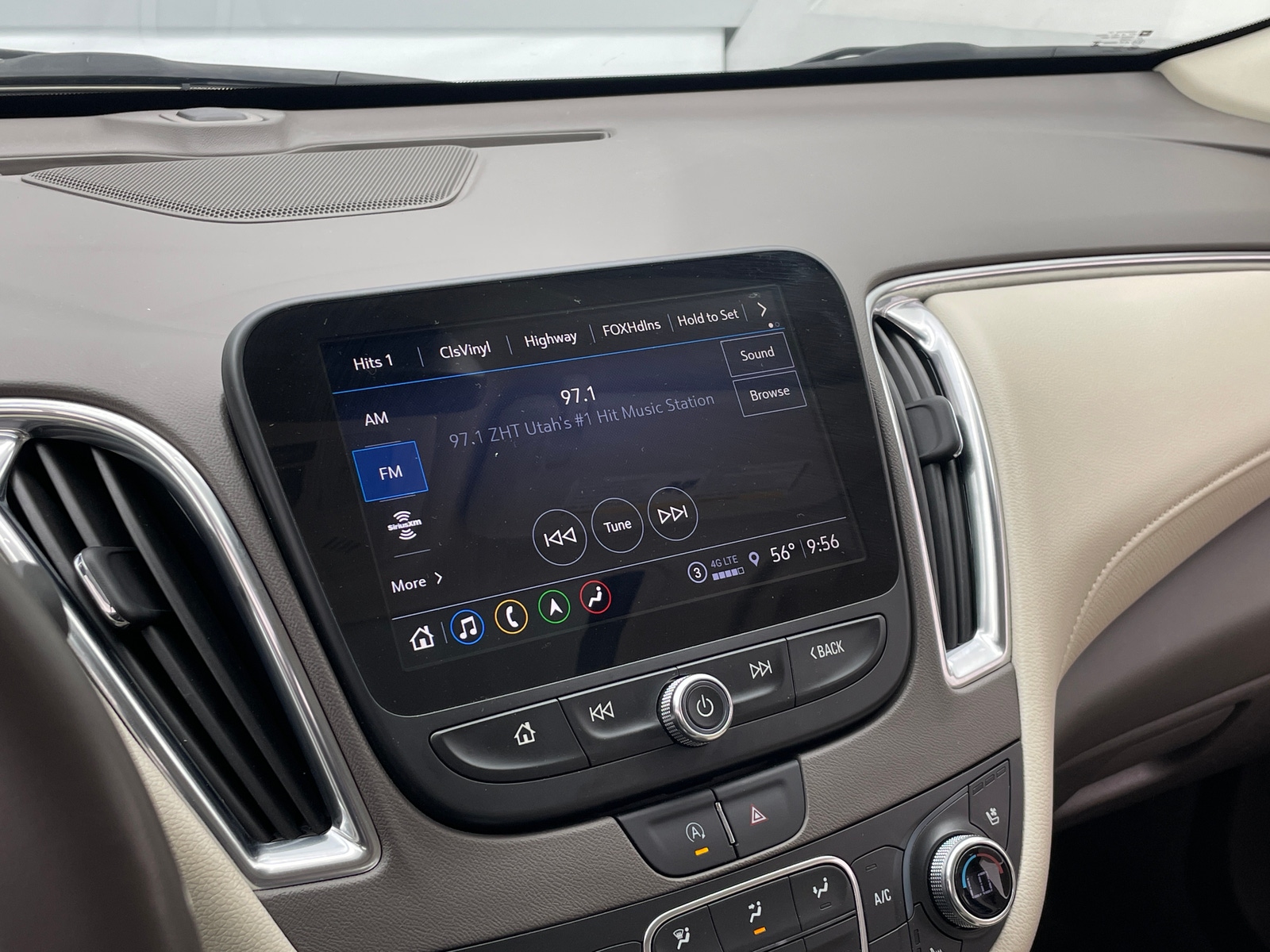 Thumbnail: 2024 Chevrolet Malibu - 3