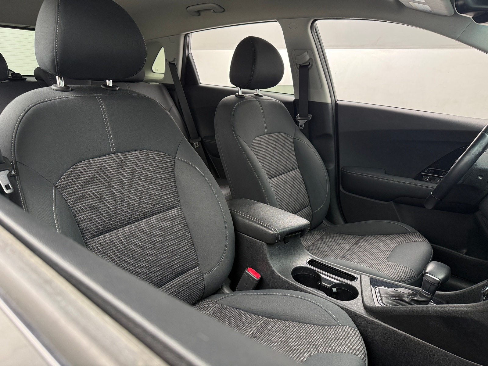 Thumbnail: 2020 Kia Niro - 2