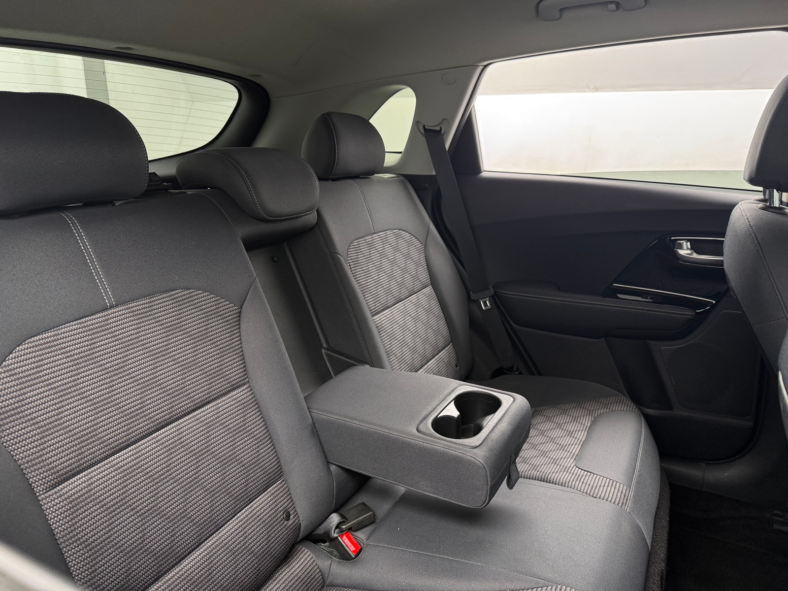 Thumbnail: 2020 Kia Niro - 6