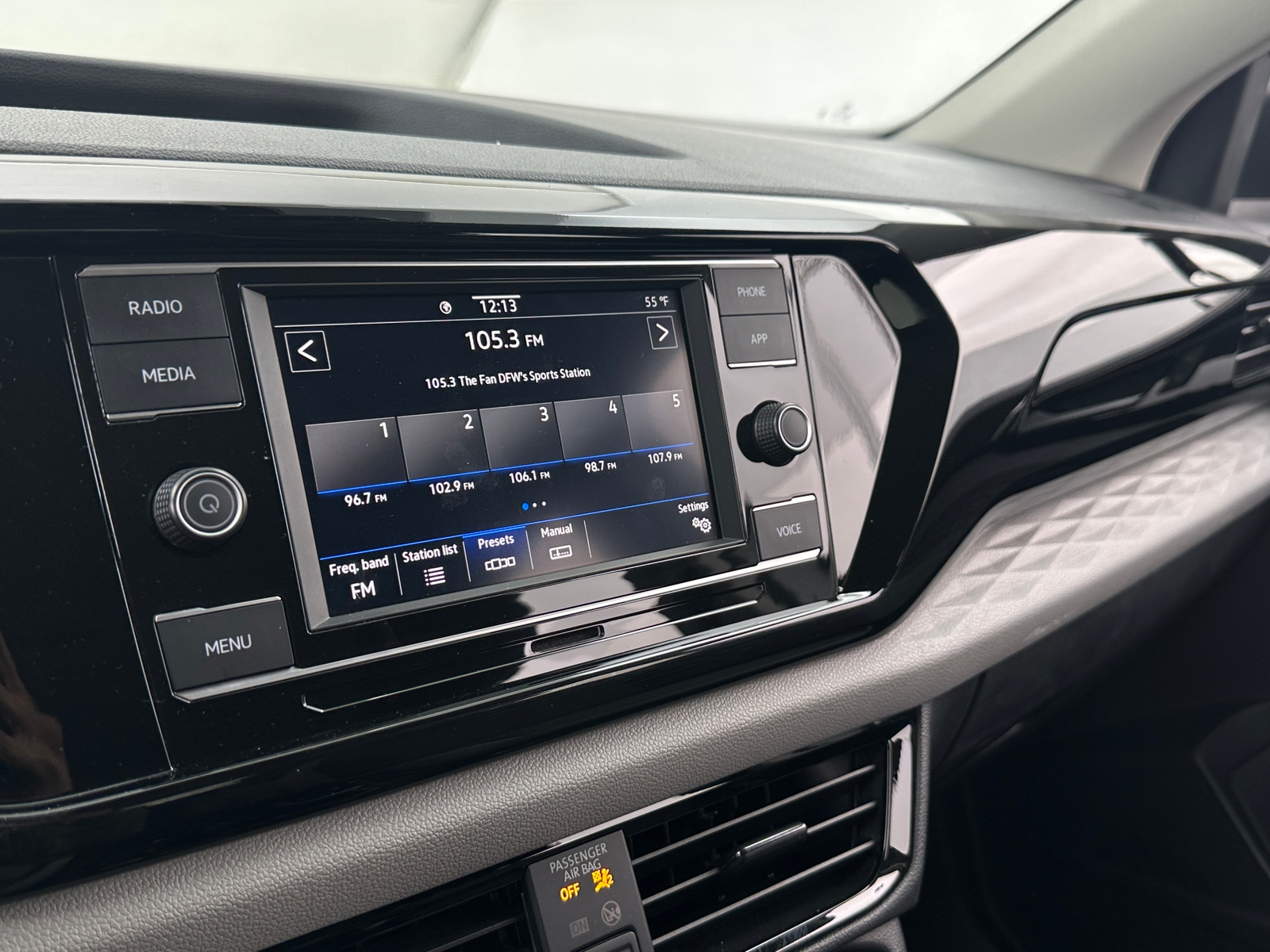 Thumbnail: 2023 Volkswagen Taos - 4