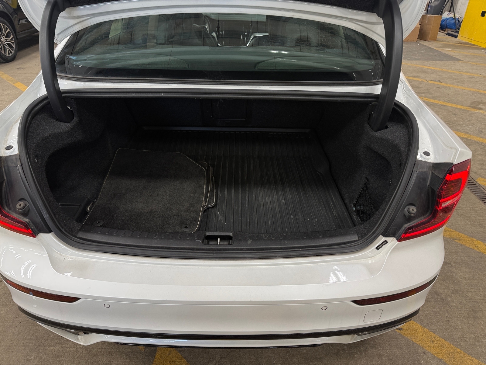 Thumbnail: 2019 Volvo S60 - 7