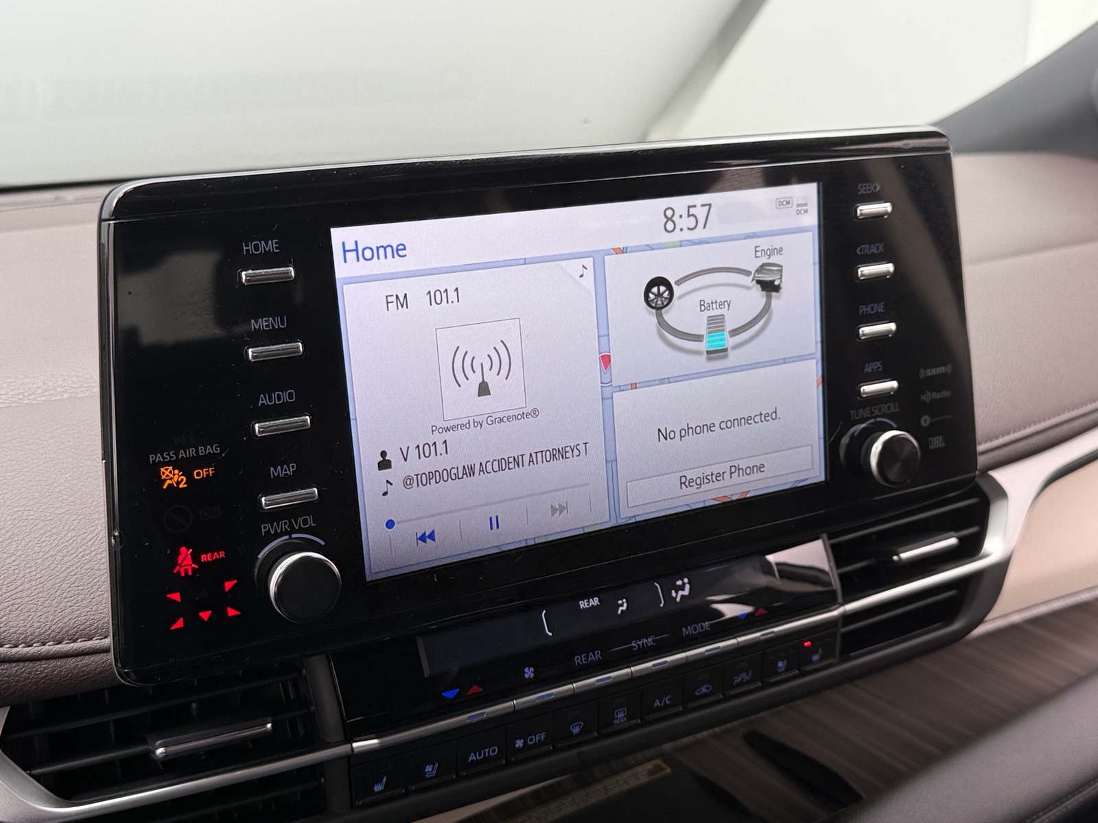 Thumbnail: 2024 Toyota Sienna - 3