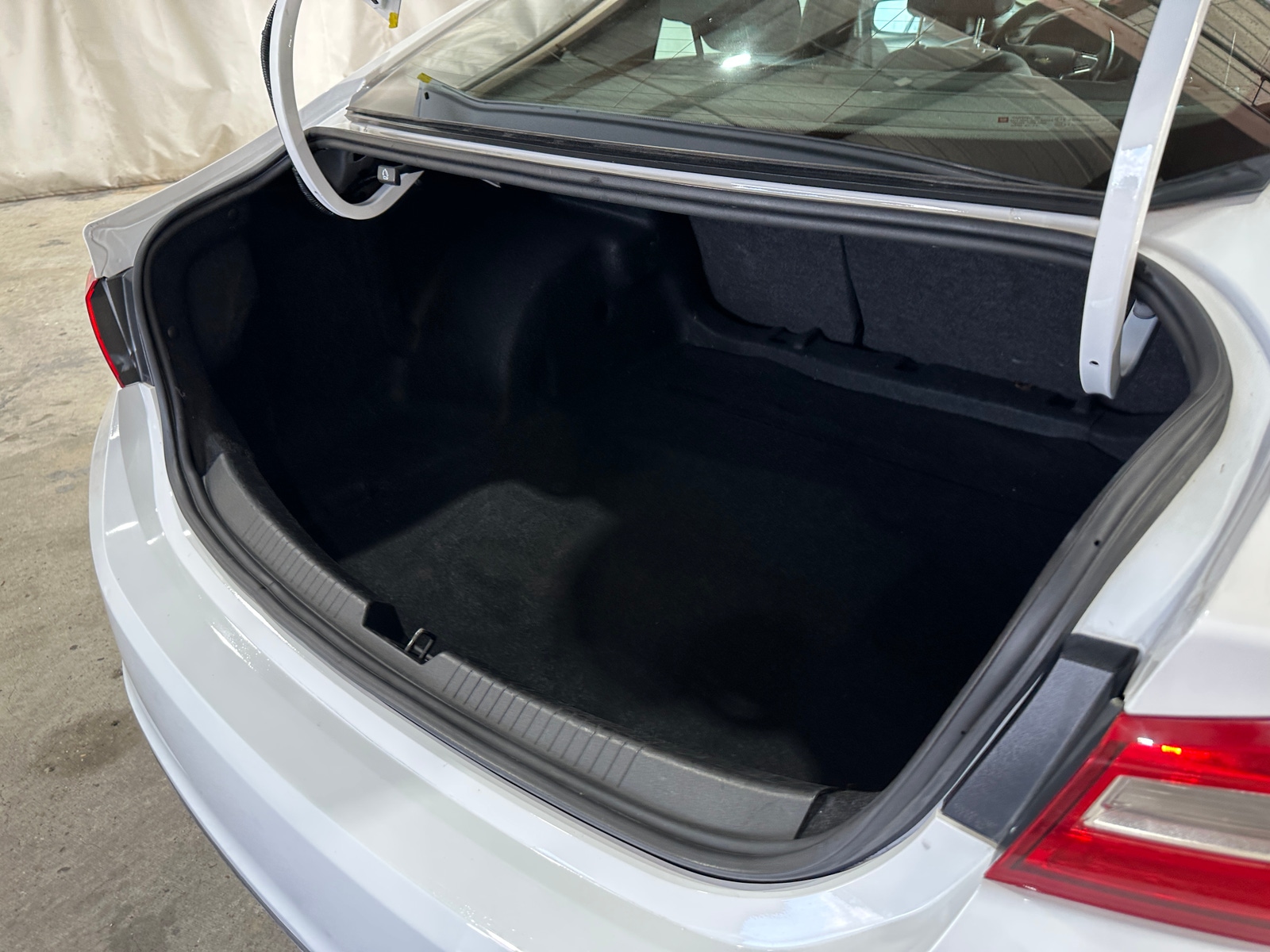 Thumbnail: 2023 Chevrolet Malibu - 7