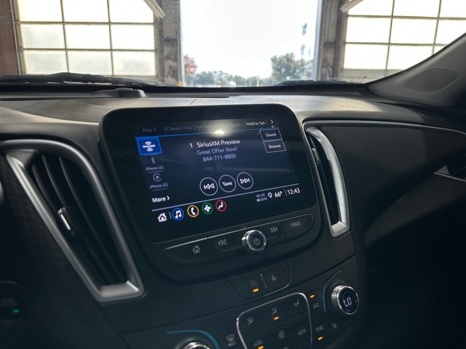 Thumbnail: 2023 Chevrolet Malibu - 4