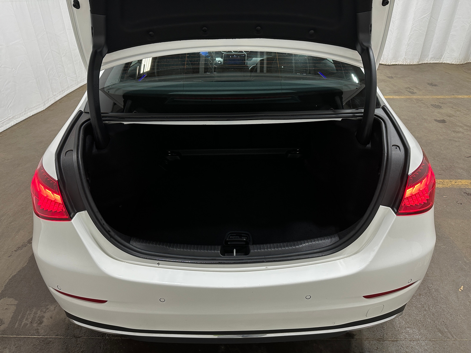 Thumbnail: 2024 Mercedes-Benz C-Class - 6