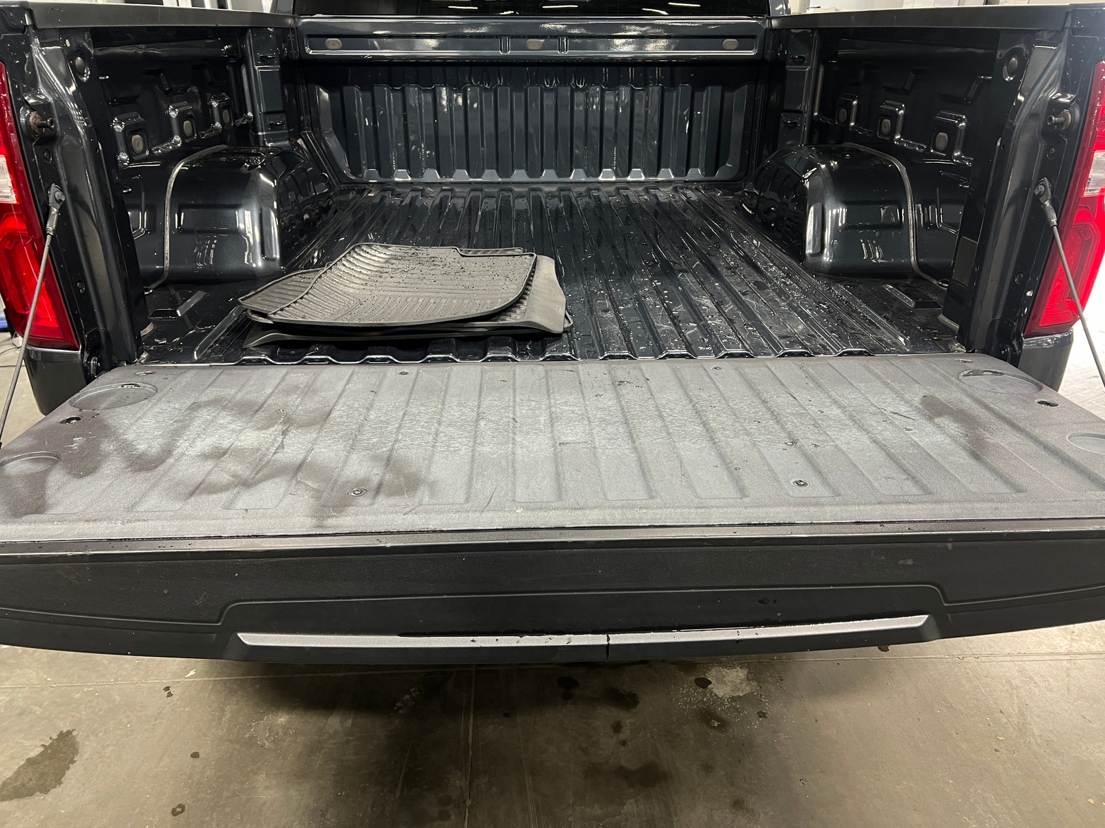 Thumbnail: 2022 Chevrolet Silverado 1500 - 7