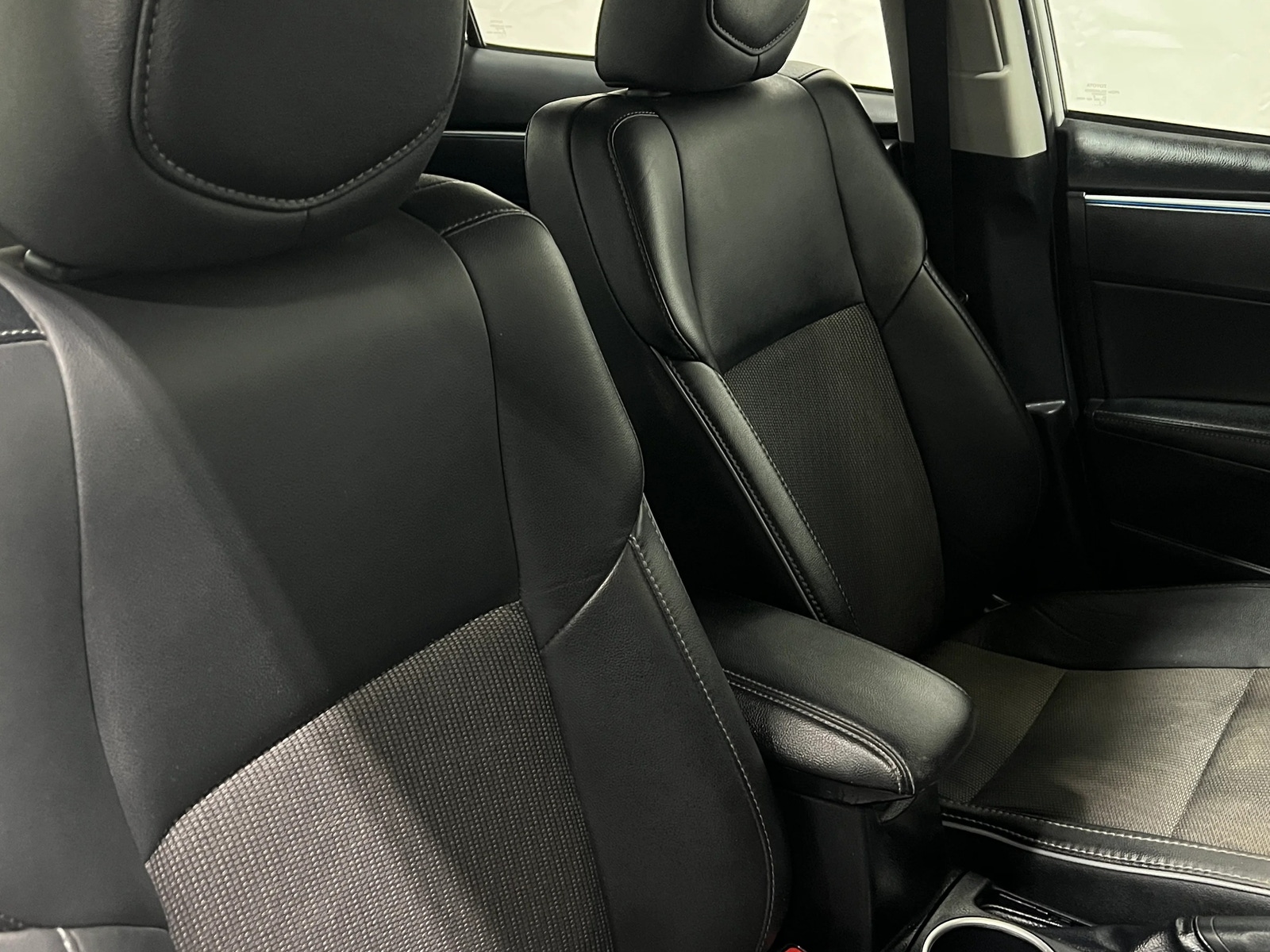 Thumbnail: 2016 Toyota Corolla - 2